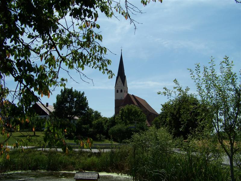 Kirche Mariä Himmelfahrt in Feldkirchen bei Geisenhausen